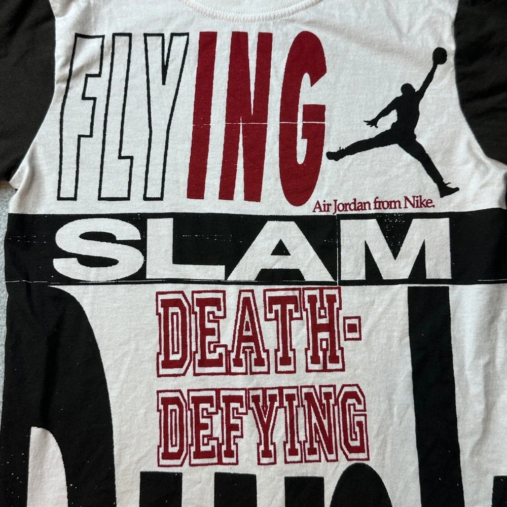 Jordan T-Shirt Kids S Black Flying Slam Death-Defying Dunk Graphic Tee 5353-023